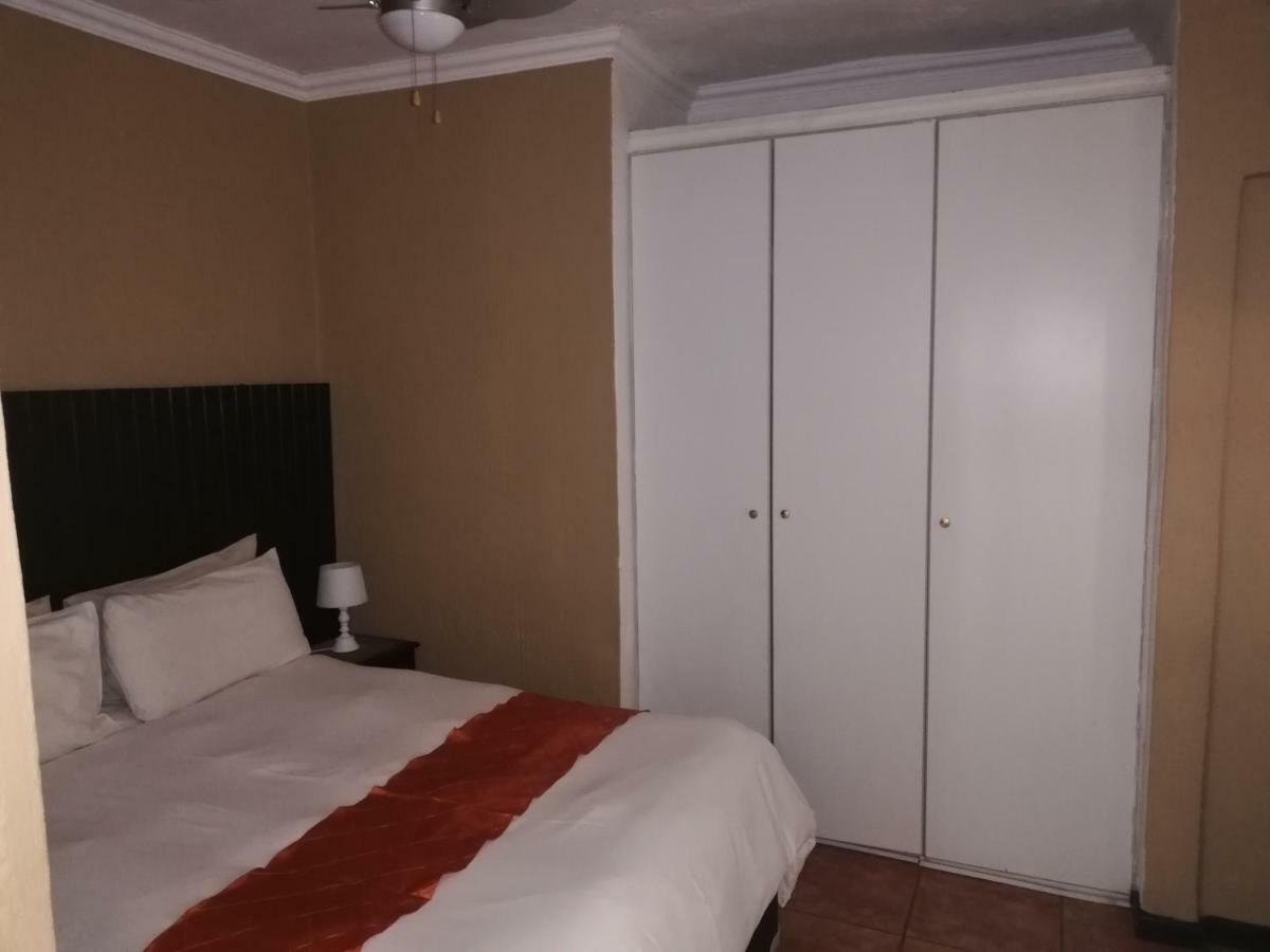 Villa Schreiner Guest House Randburg Eksteriør bilde
